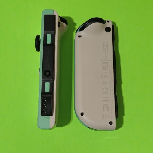 Nintendo Switch Left Right Joycons Animal Crossing New Horizons OEM Nintendo Exc - Picture 4 of 12